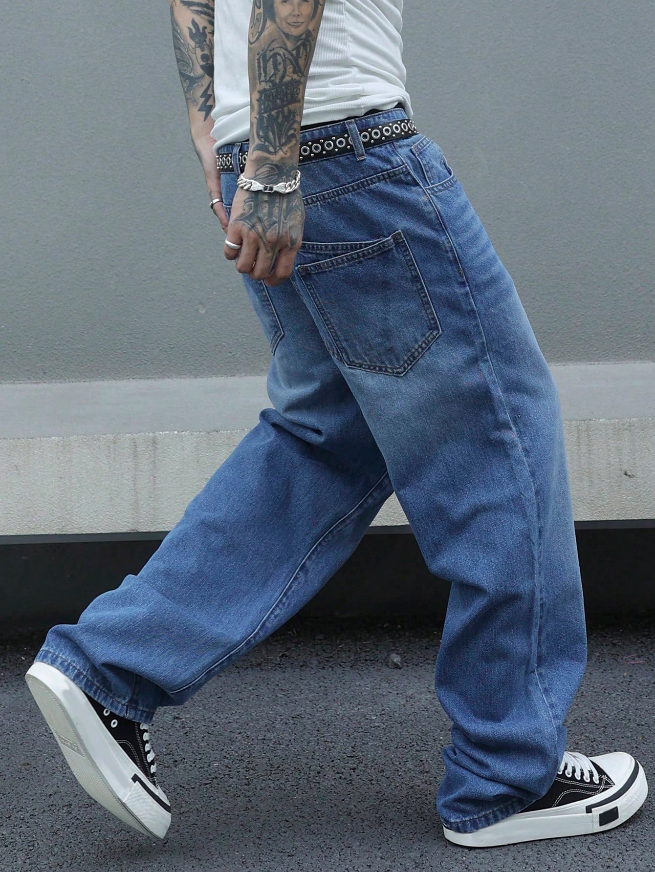 Retro Blue Wash Baggy Jeans - Image 4